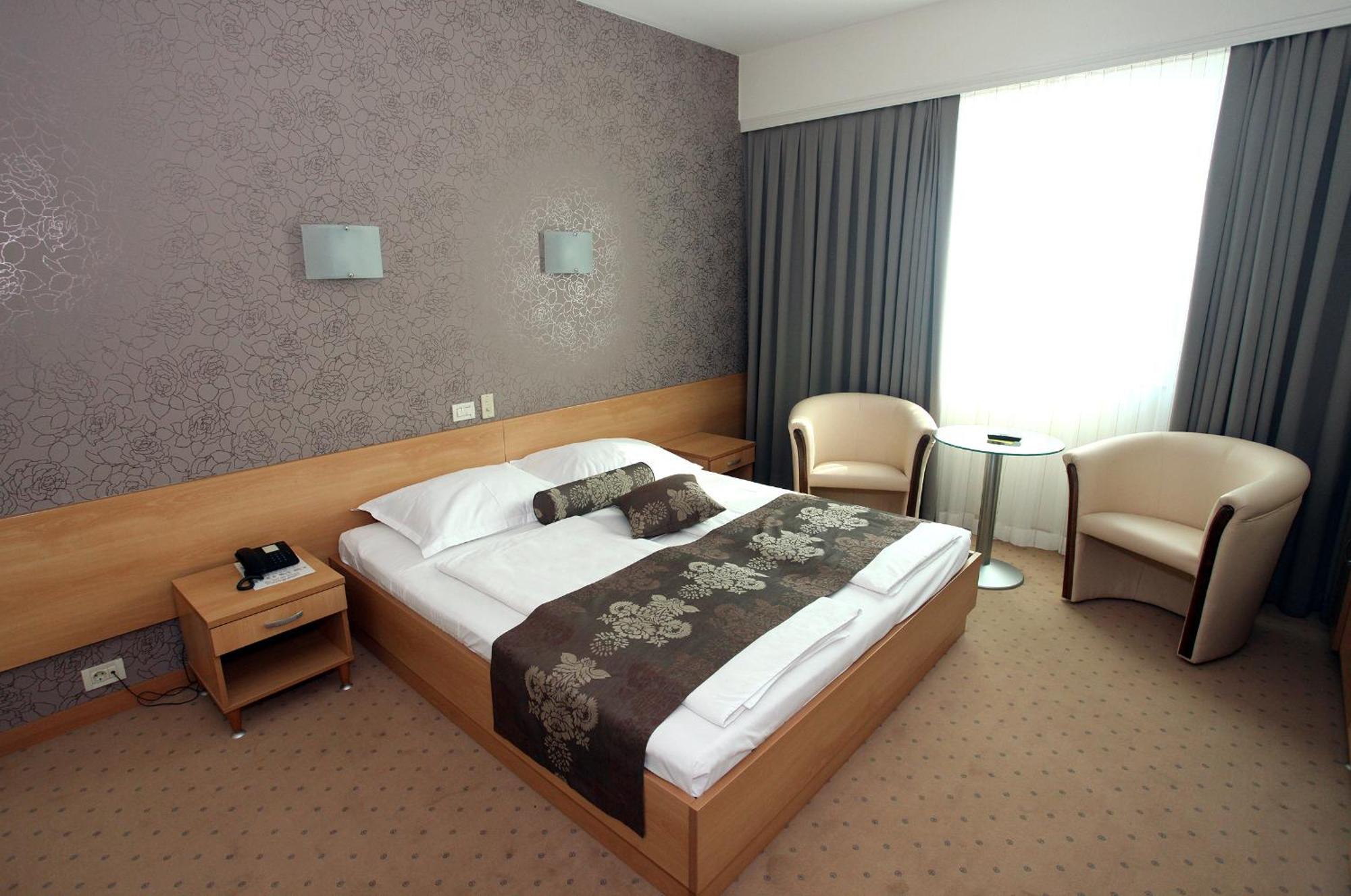 Hotel Zovko Zagreb Сесвете Екстериор снимка