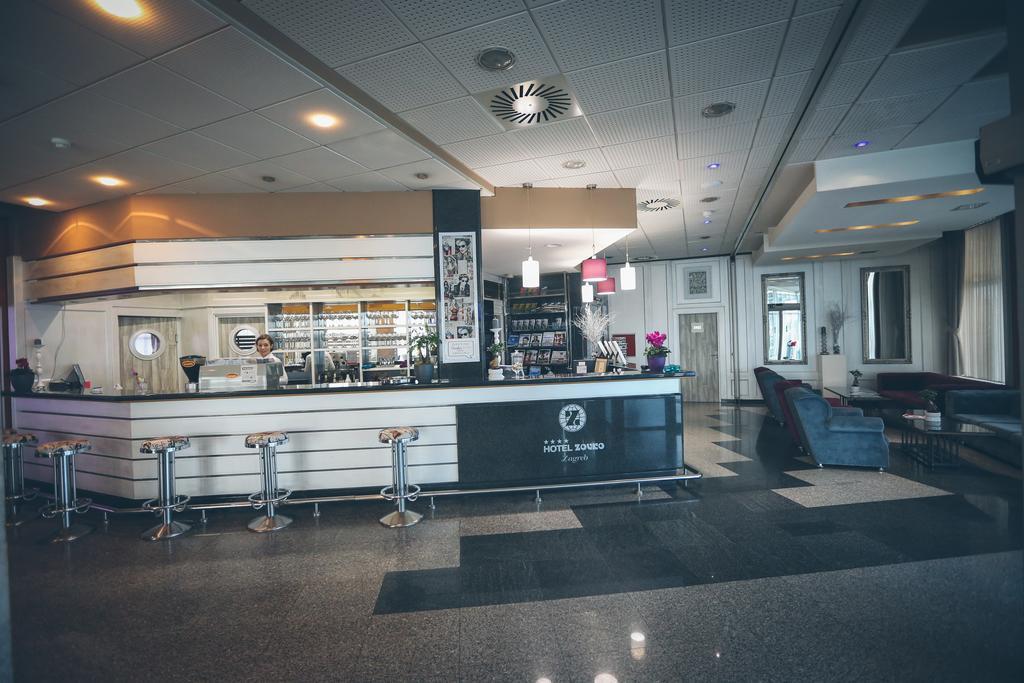 Hotel Zovko Zagreb Сесвете Екстериор снимка